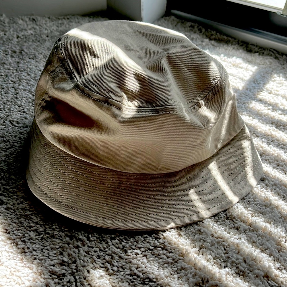 Trendy beige bucket hat